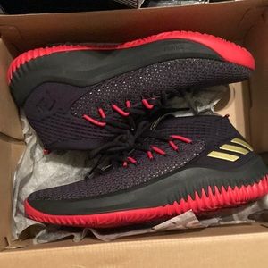 Dame 4 sz8.5